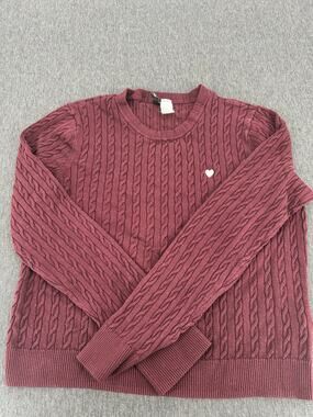 H&M Divided Cable Knit Sweater Women's Small Burgundy Heart Detail Crew Neck
